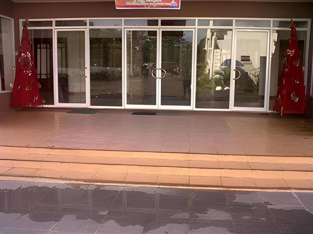 Regal Plaza Hotel Nabua Экстерьер фото